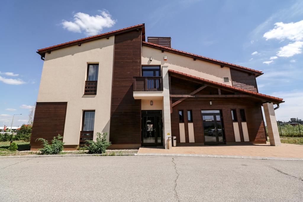 Ipari Park Panzió Hotel Szolnok Bagian luar foto